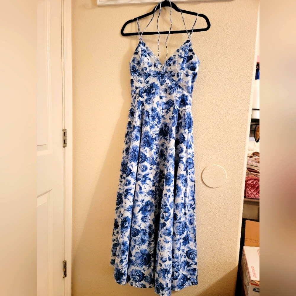 NWT Abercrombie blue floral print maxi dress